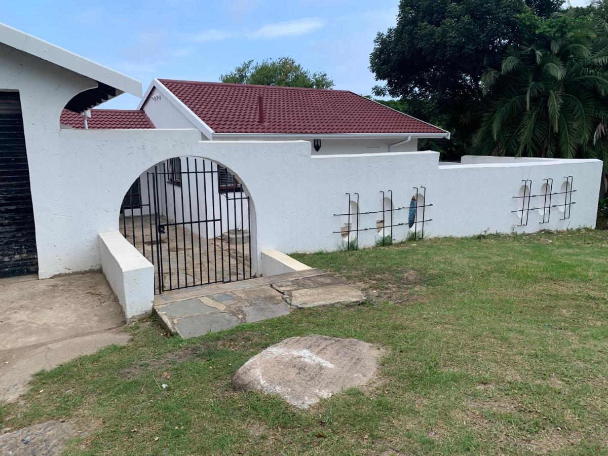 White House Lodge In Scotburgh Scottburgh Esterno foto