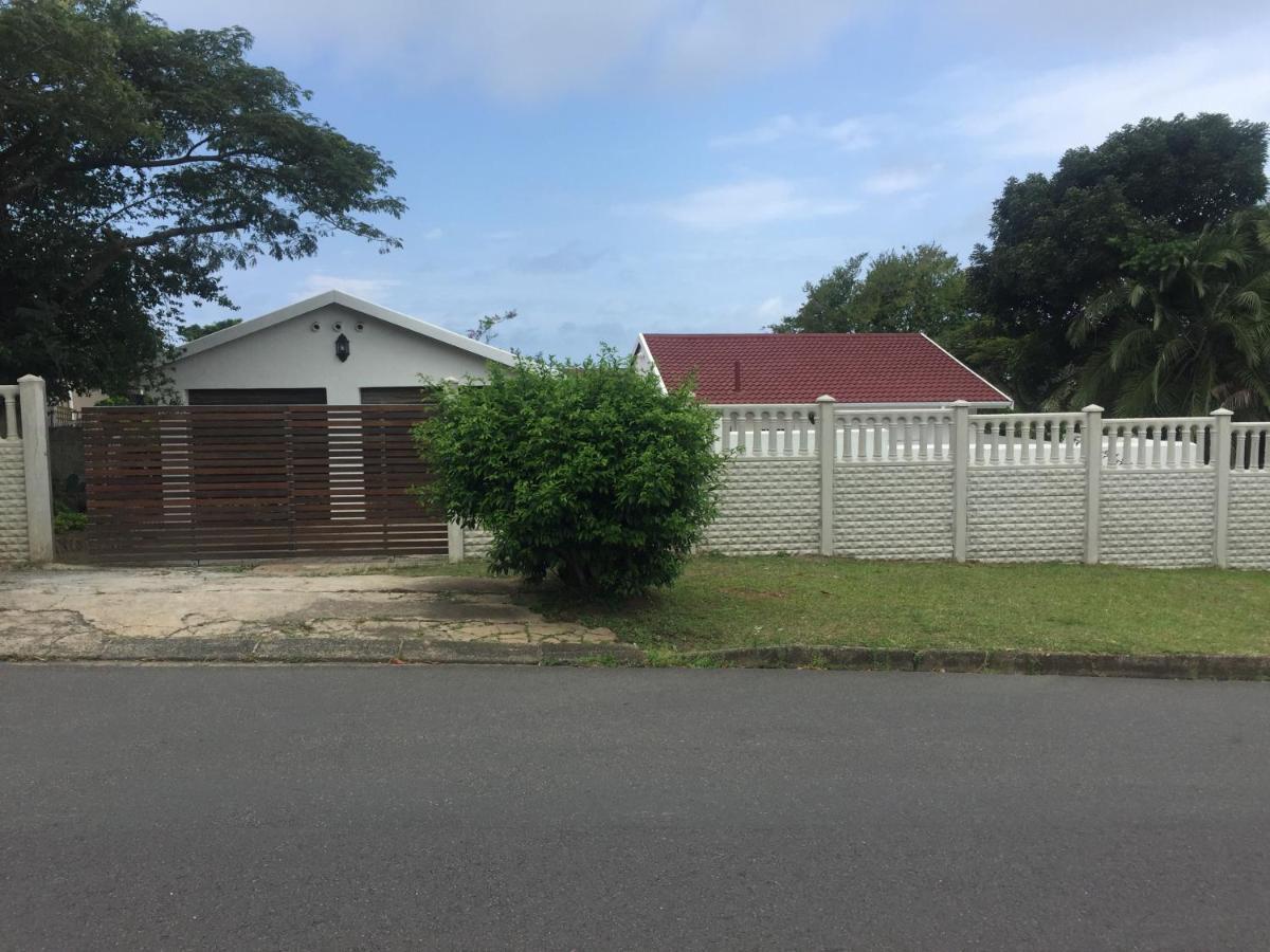 White House Lodge In Scotburgh Scottburgh Esterno foto